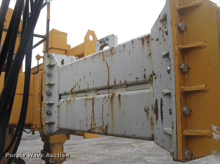 image for item DC2291 2003 CMI PS3302 placer spreader