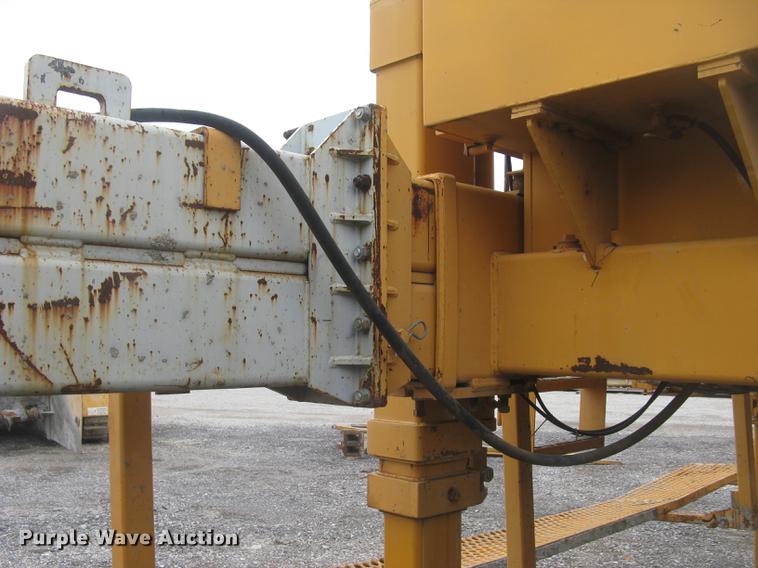 image for item DC2291 2003 CMI PS3302 placer spreader