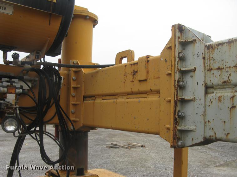 image for item DC2291 2003 CMI PS3302 placer spreader