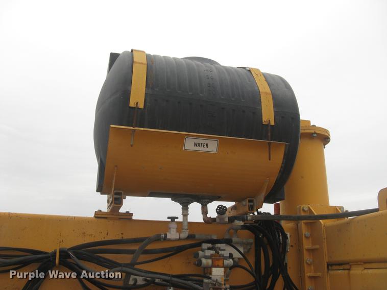 image for item DC2291 2003 CMI PS3302 placer spreader