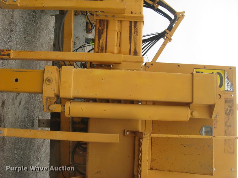 image for item DC2291 2003 CMI PS3302 placer spreader