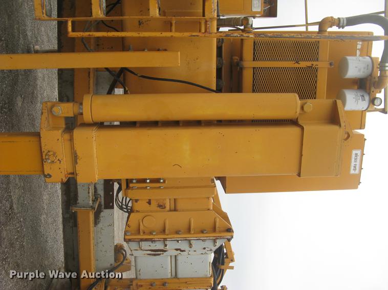 image for item DC2291 2003 CMI PS3302 placer spreader