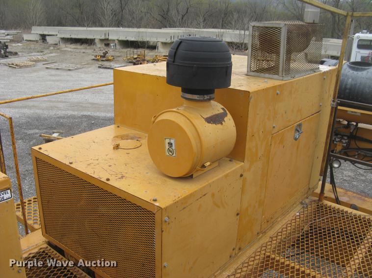 image for item DC2291 2003 CMI PS3302 placer spreader