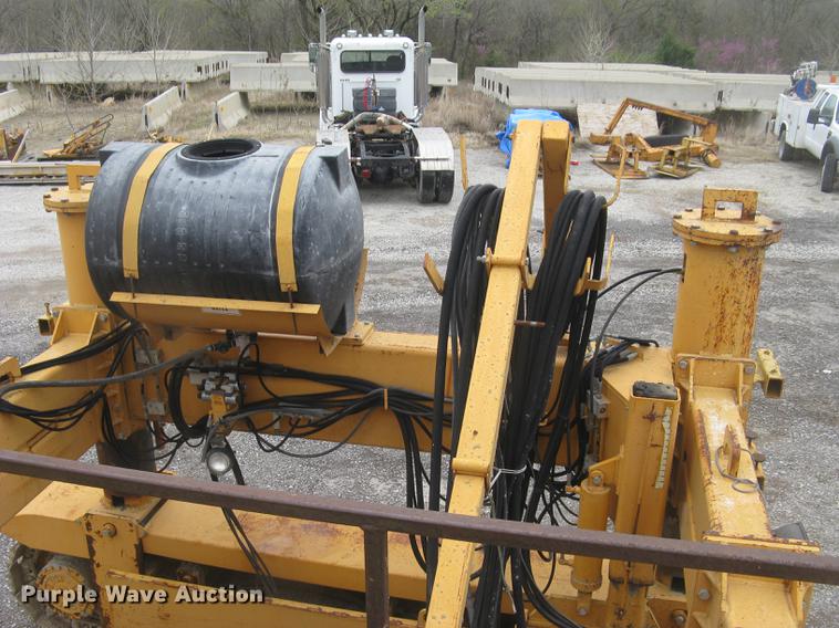 image for item DC2291 2003 CMI PS3302 placer spreader