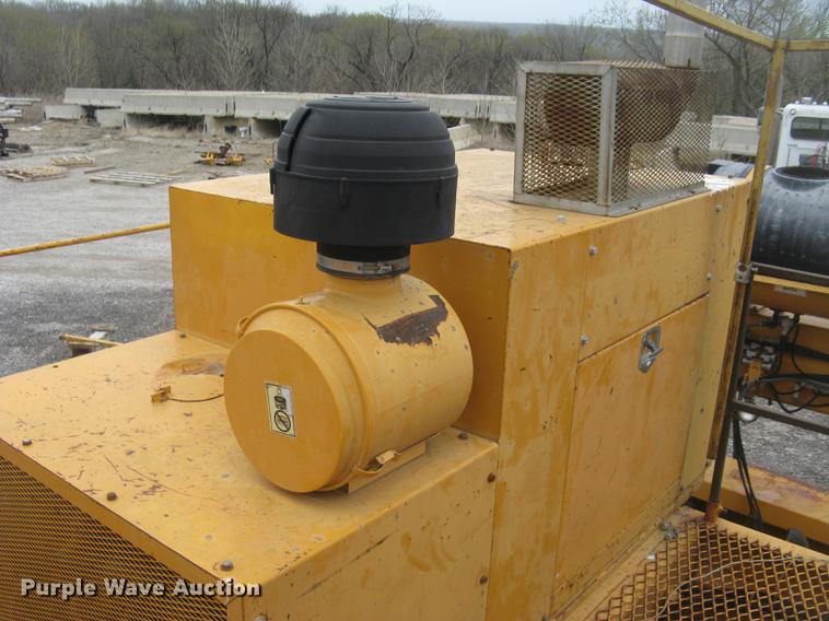 image for item DC2291 2003 CMI PS3302 placer spreader