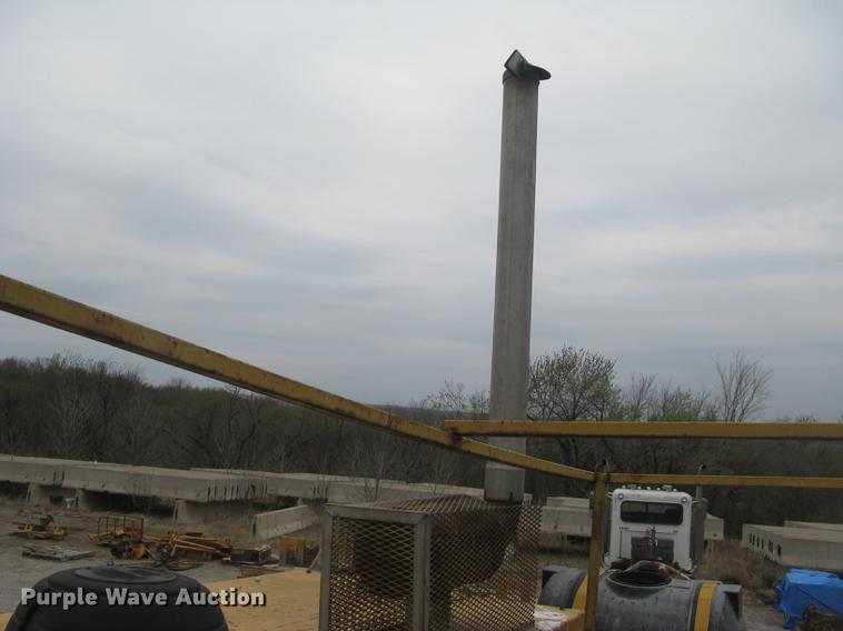 image for item DC2291 2003 CMI PS3302 placer spreader