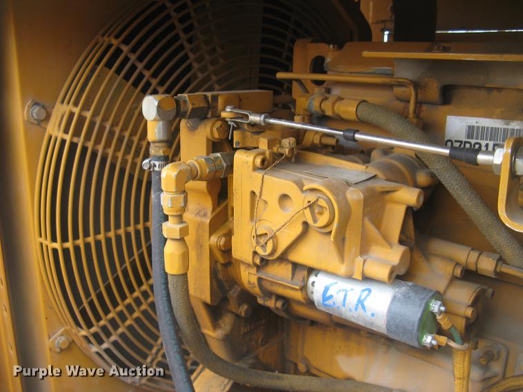 image for item DC2291 2003 CMI PS3302 placer spreader