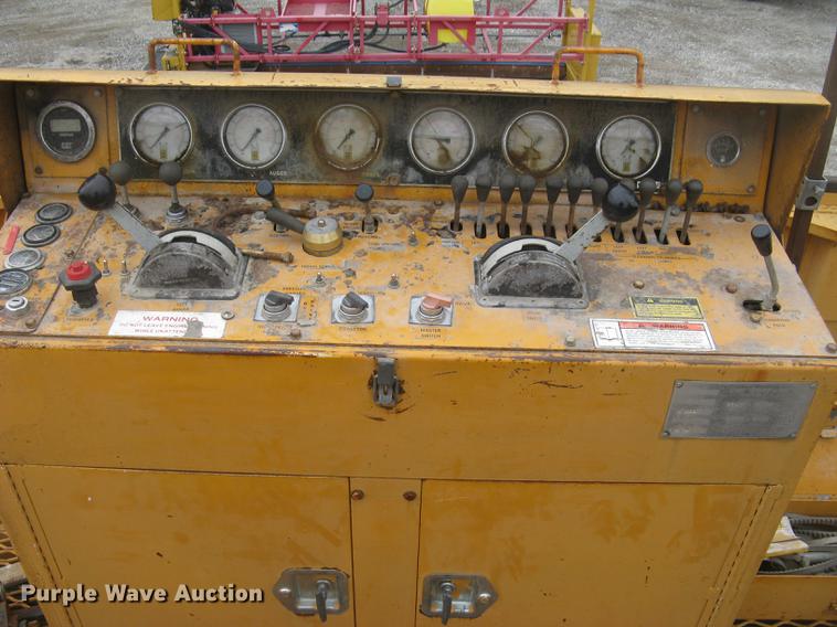 image for item DC2291 2003 CMI PS3302 placer spreader