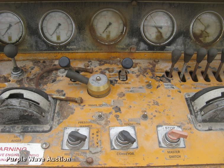 image for item DC2291 2003 CMI PS3302 placer spreader