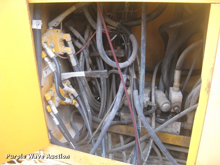 image for item DC2291 2003 CMI PS3302 placer spreader