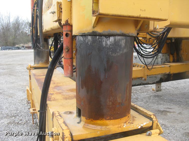 image for item DC2291 2003 CMI PS3302 placer spreader