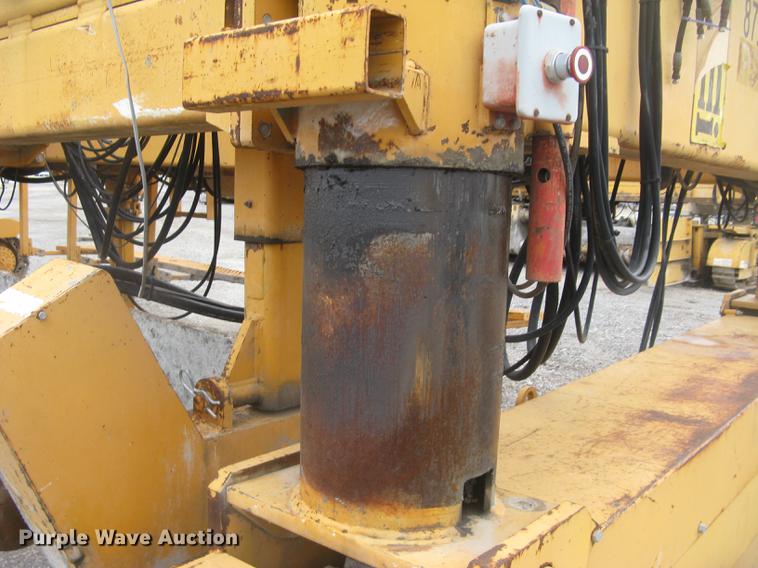 image for item DC2291 2003 CMI PS3302 placer spreader