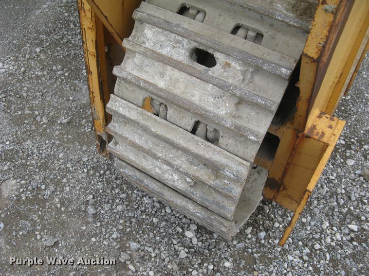 image for item DC2291 2003 CMI PS3302 placer spreader