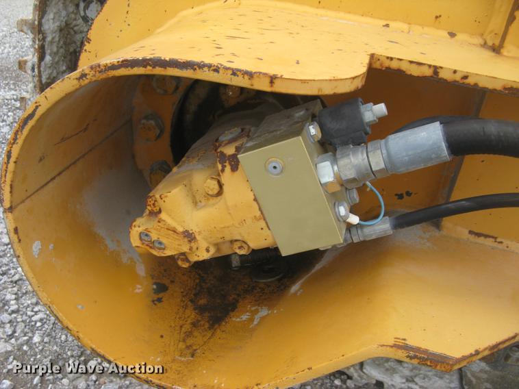 image for item DC2291 2003 CMI PS3302 placer spreader