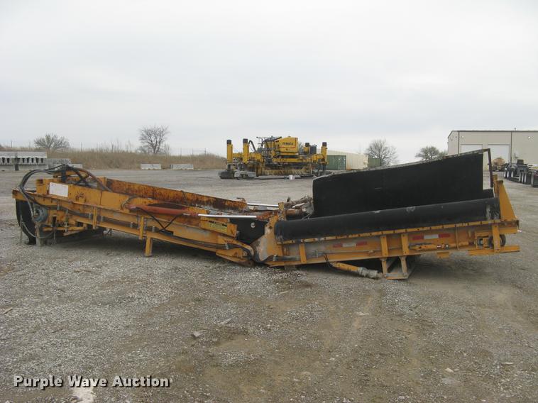 image for item DC2291 2003 CMI PS3302 placer spreader