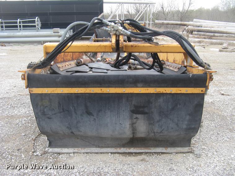 image for item DC2291 2003 CMI PS3302 placer spreader