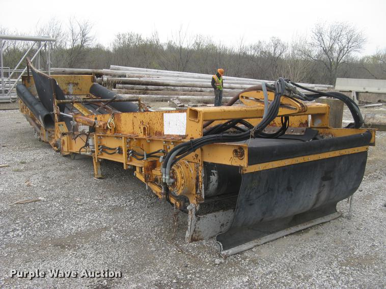 image for item DC2291 2003 CMI PS3302 placer spreader