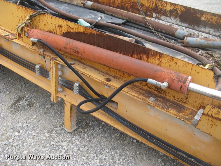 image for item DC2291 2003 CMI PS3302 placer spreader