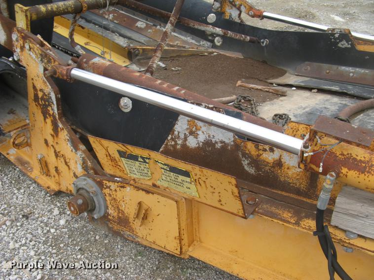 image for item DC2291 2003 CMI PS3302 placer spreader