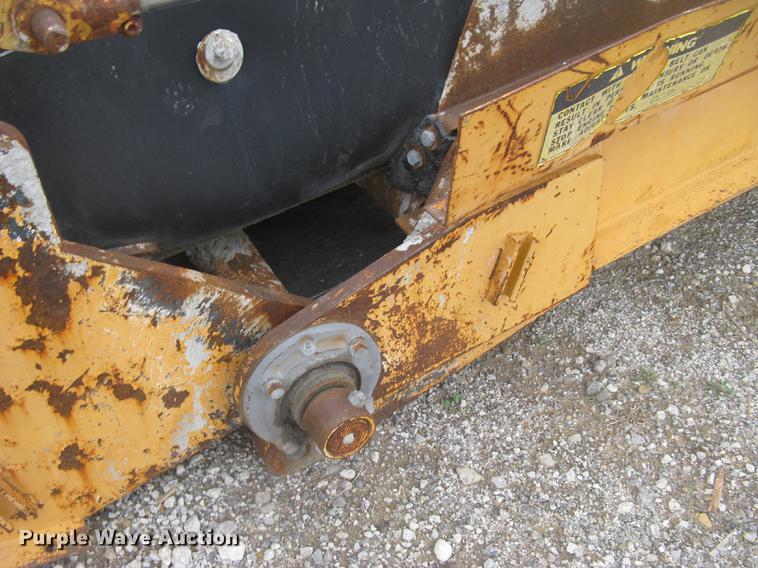 image for item DC2291 2003 CMI PS3302 placer spreader