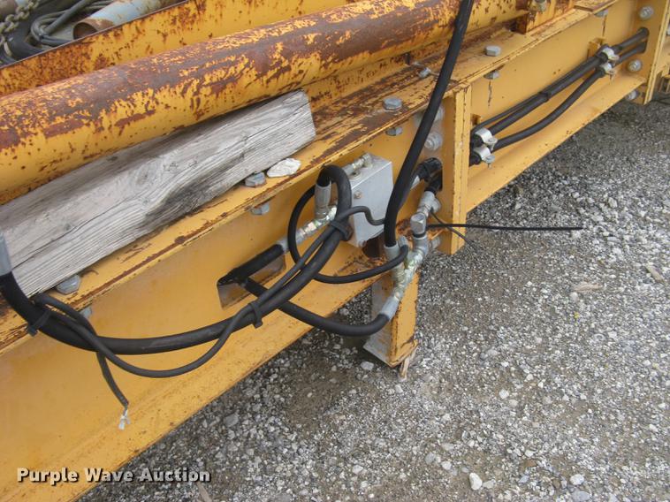 image for item DC2291 2003 CMI PS3302 placer spreader