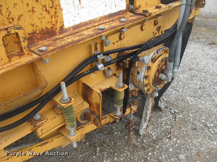 image for item DC2291 2003 CMI PS3302 placer spreader