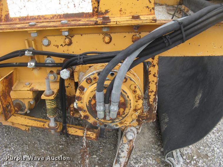 image for item DC2291 2003 CMI PS3302 placer spreader