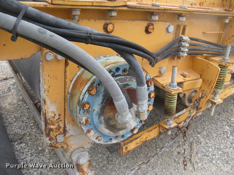 image for item DC2291 2003 CMI PS3302 placer spreader