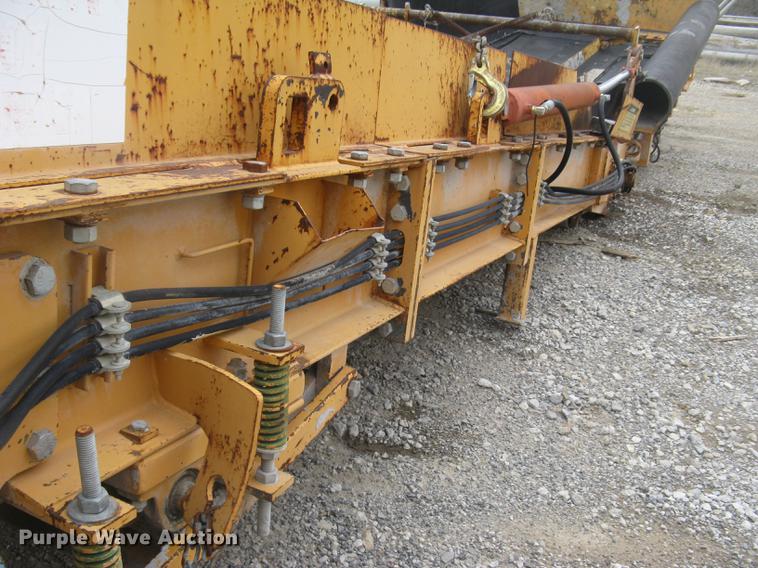 image for item DC2291 2003 CMI PS3302 placer spreader