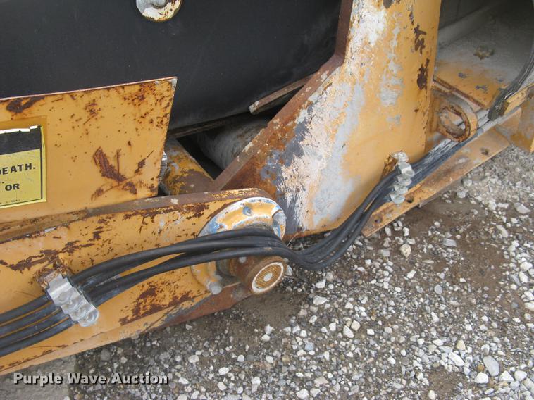 image for item DC2291 2003 CMI PS3302 placer spreader