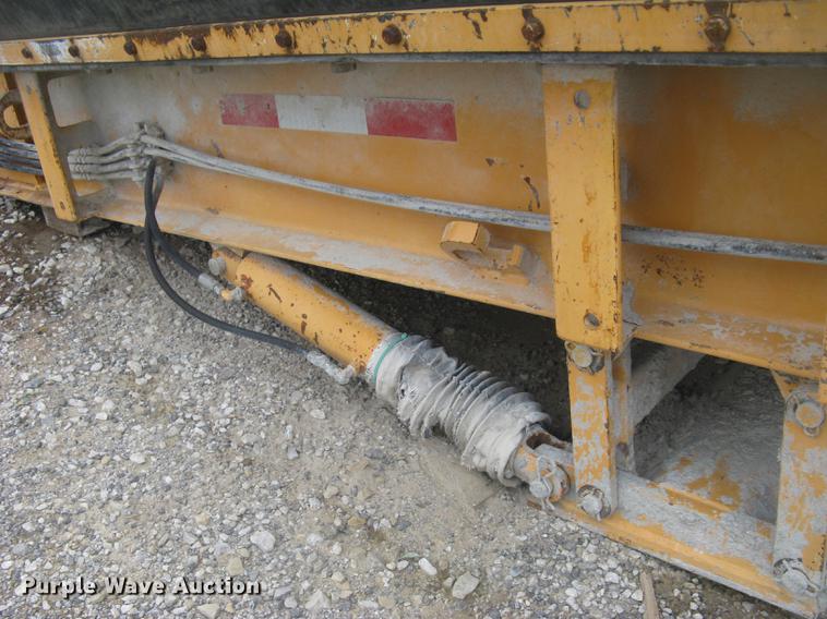 image for item DC2291 2003 CMI PS3302 placer spreader