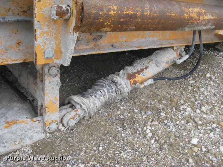 image for item DC2291 2003 CMI PS3302 placer spreader