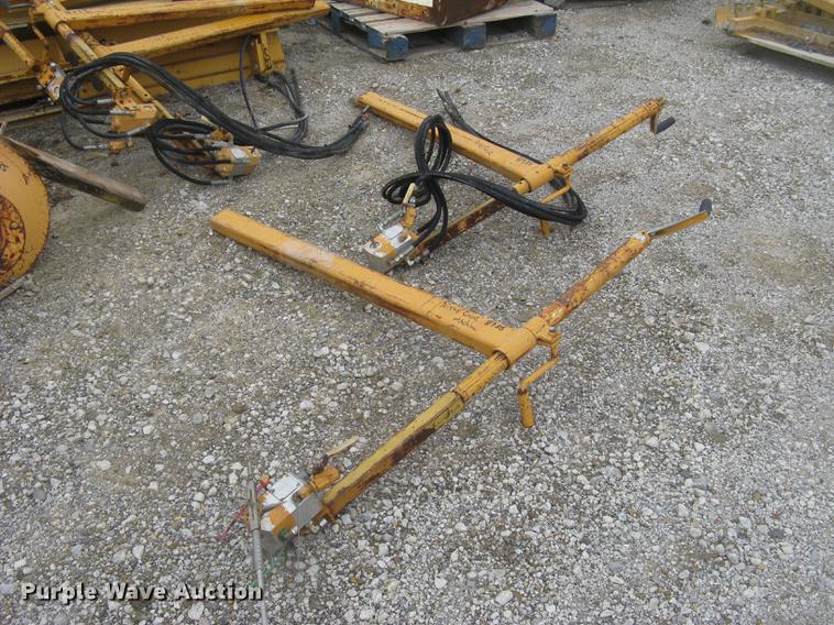 image for item DC2291 2003 CMI PS3302 placer spreader