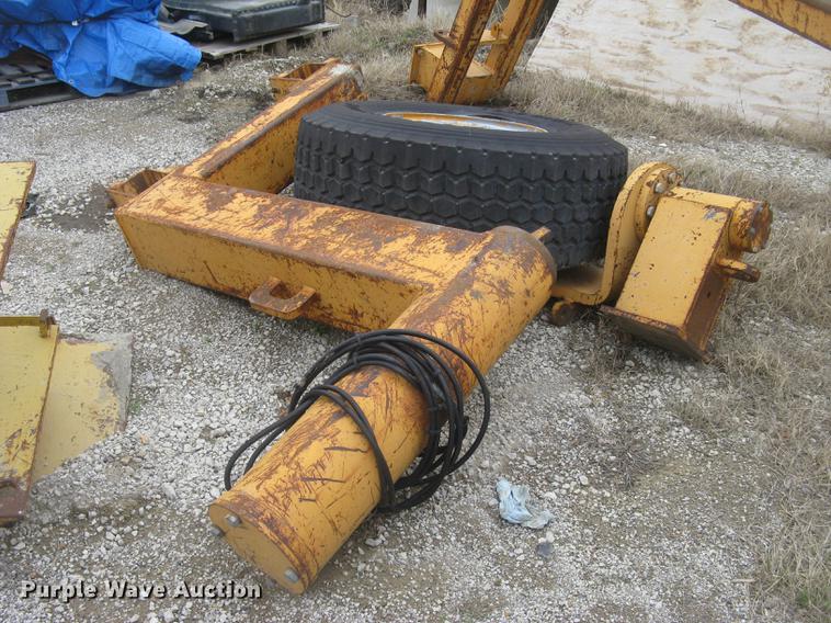 image for item DC2291 2003 CMI PS3302 placer spreader