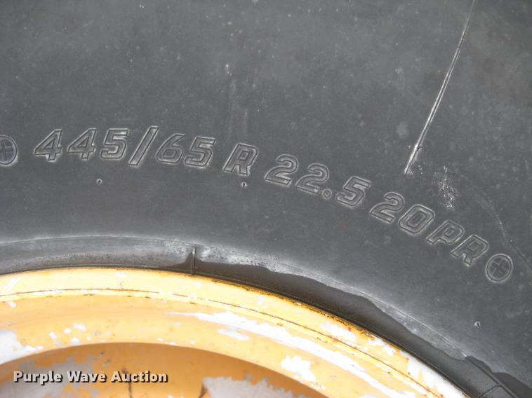 image for item DC2291 2003 CMI PS3302 placer spreader