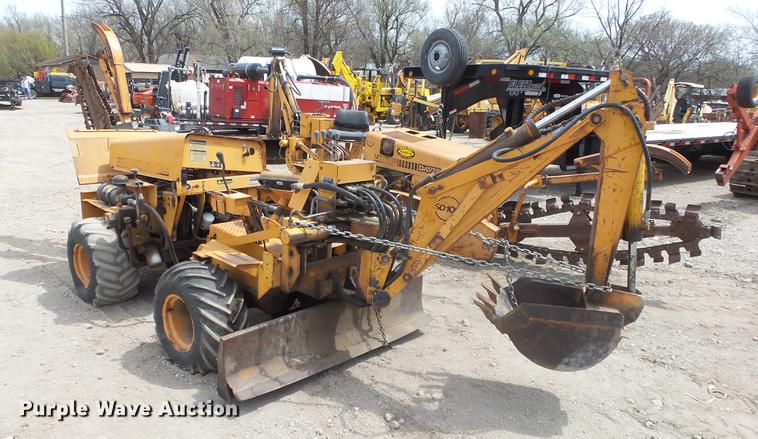 image for item DC3037 (2) Case Davis Fleetline trenchers