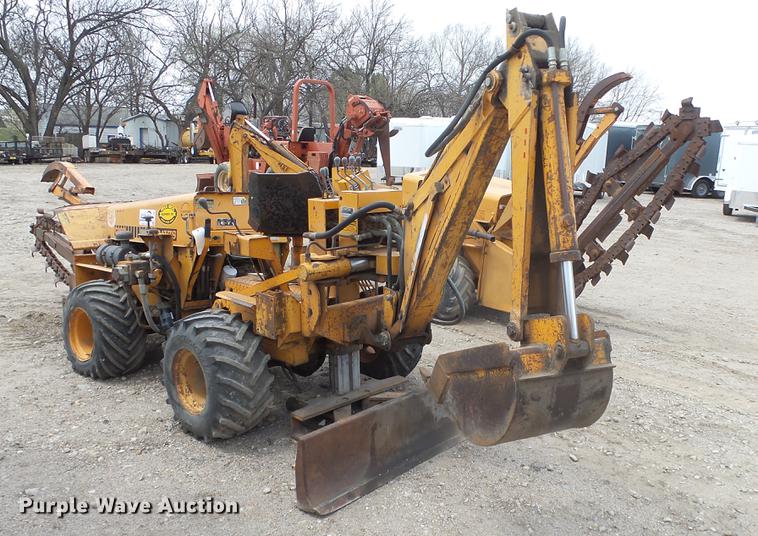 image for item DC3037 (2) Case Davis Fleetline trenchers