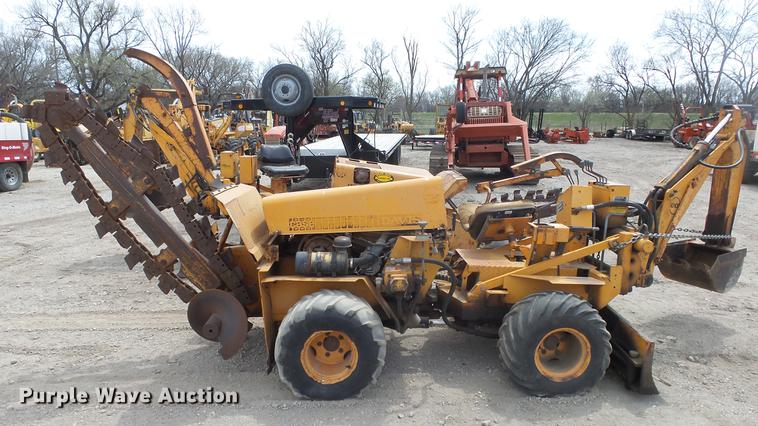 image for item DC3037 (2) Case Davis Fleetline trenchers