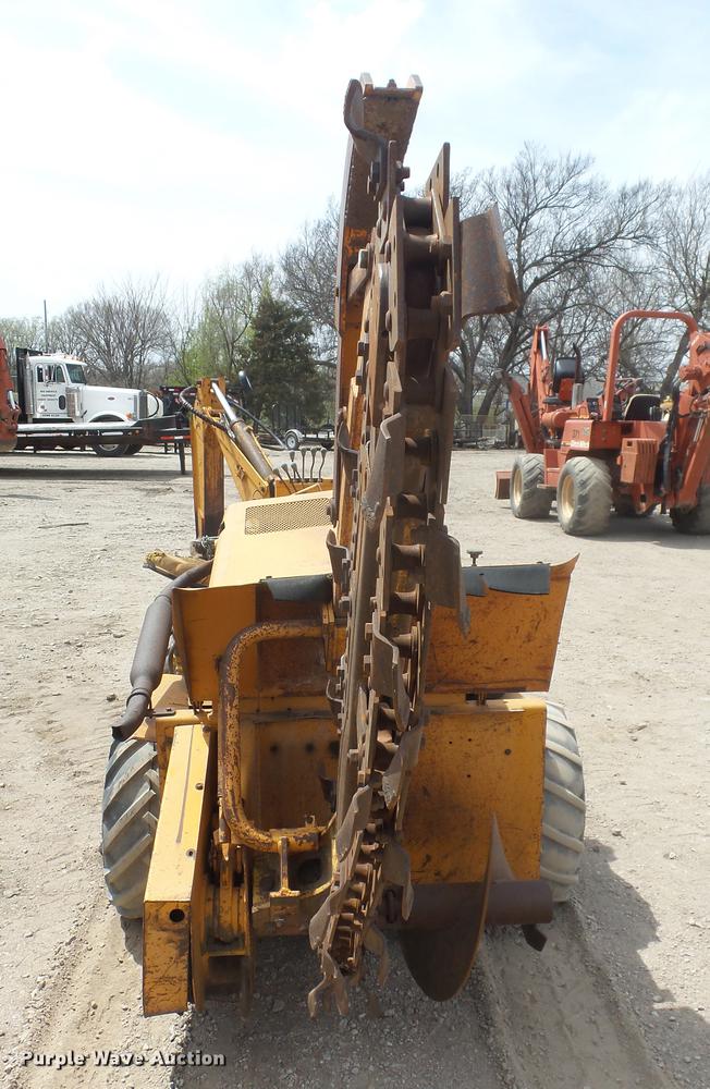 image for item DC3037 (2) Case Davis Fleetline trenchers