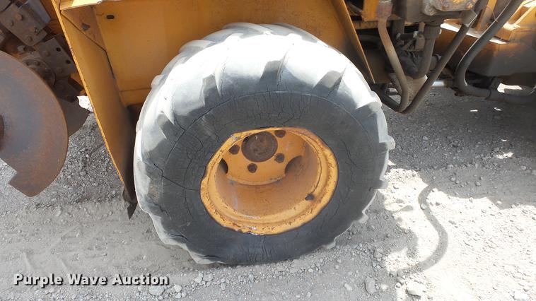 image for item DC3037 (2) Case Davis Fleetline trenchers