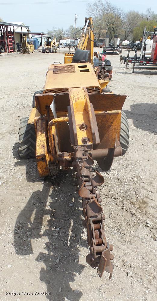 image for item DC3037 (2) Case Davis Fleetline trenchers
