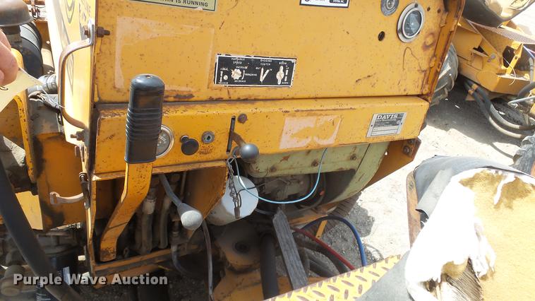 image for item DC3037 (2) Case Davis Fleetline trenchers