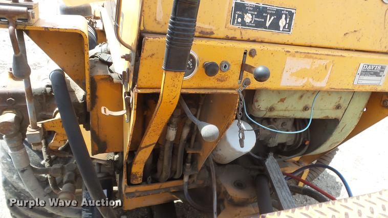 image for item DC3037 (2) Case Davis Fleetline trenchers