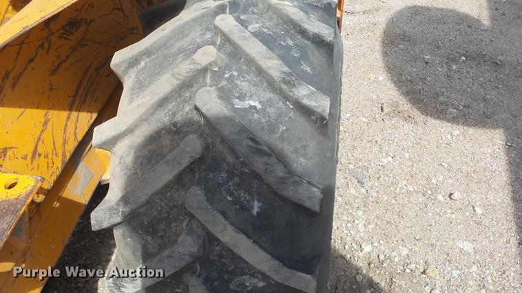 image for item DC3037 (2) Case Davis Fleetline trenchers