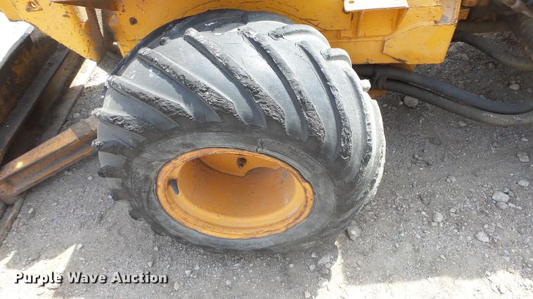 image for item DC3037 (2) Case Davis Fleetline trenchers