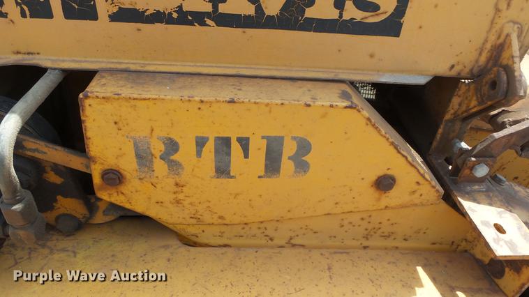 image for item DC3037 (2) Case Davis Fleetline trenchers