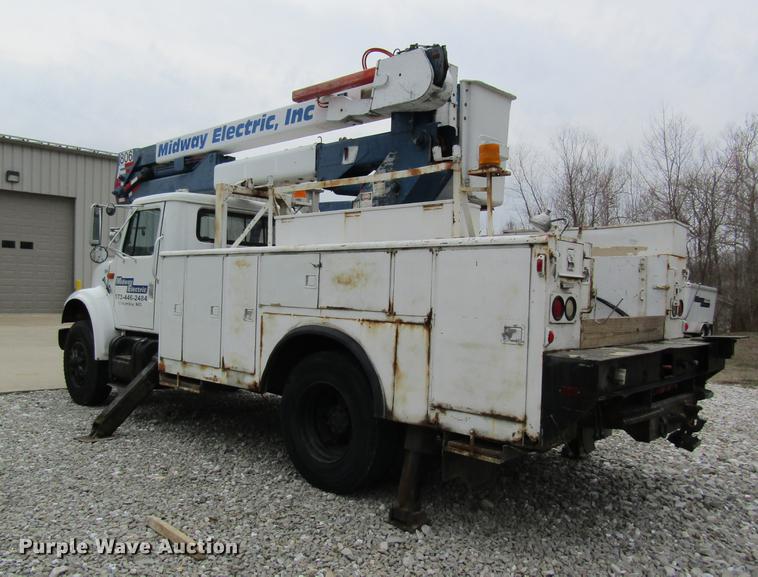 image for item DC4339 1994 International 4900 bucket truck