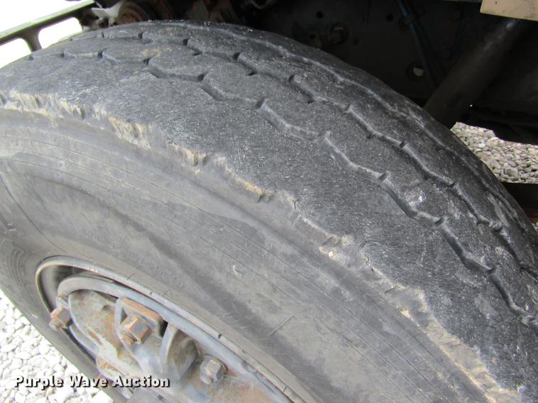 image for item DC4339 1994 International 4900 bucket truck