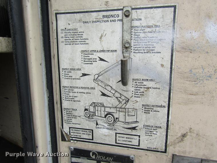 image for item DC4339 1994 International 4900 bucket truck