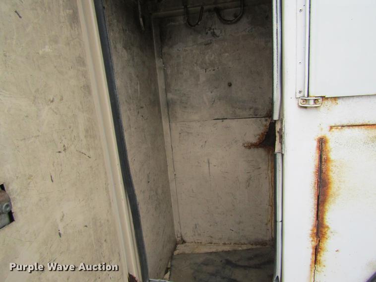 image for item DC4339 1994 International 4900 bucket truck